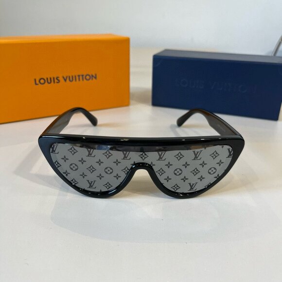 LV sunglassesπ - Picture 4 of 9